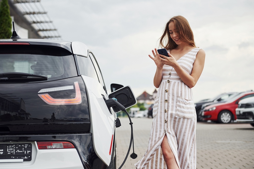 Зарядна станція Teltonika Energy TeltoCharge 22 кВт із розеткою Тип-2 (22 кВт, 3 фази), Slate grey